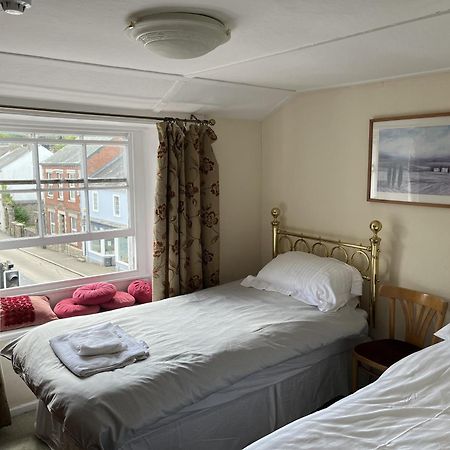 Отель King'S Arms Лостуитиел Номер фото
