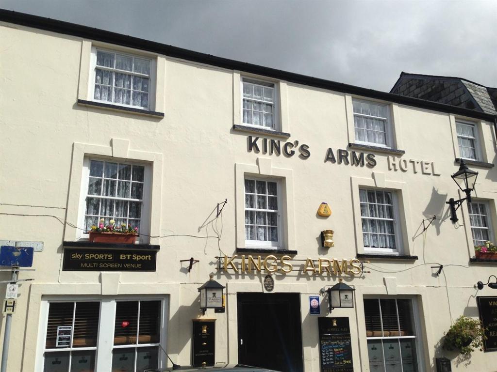 Отель King'S Arms Лостуитиел Экстерьер фото