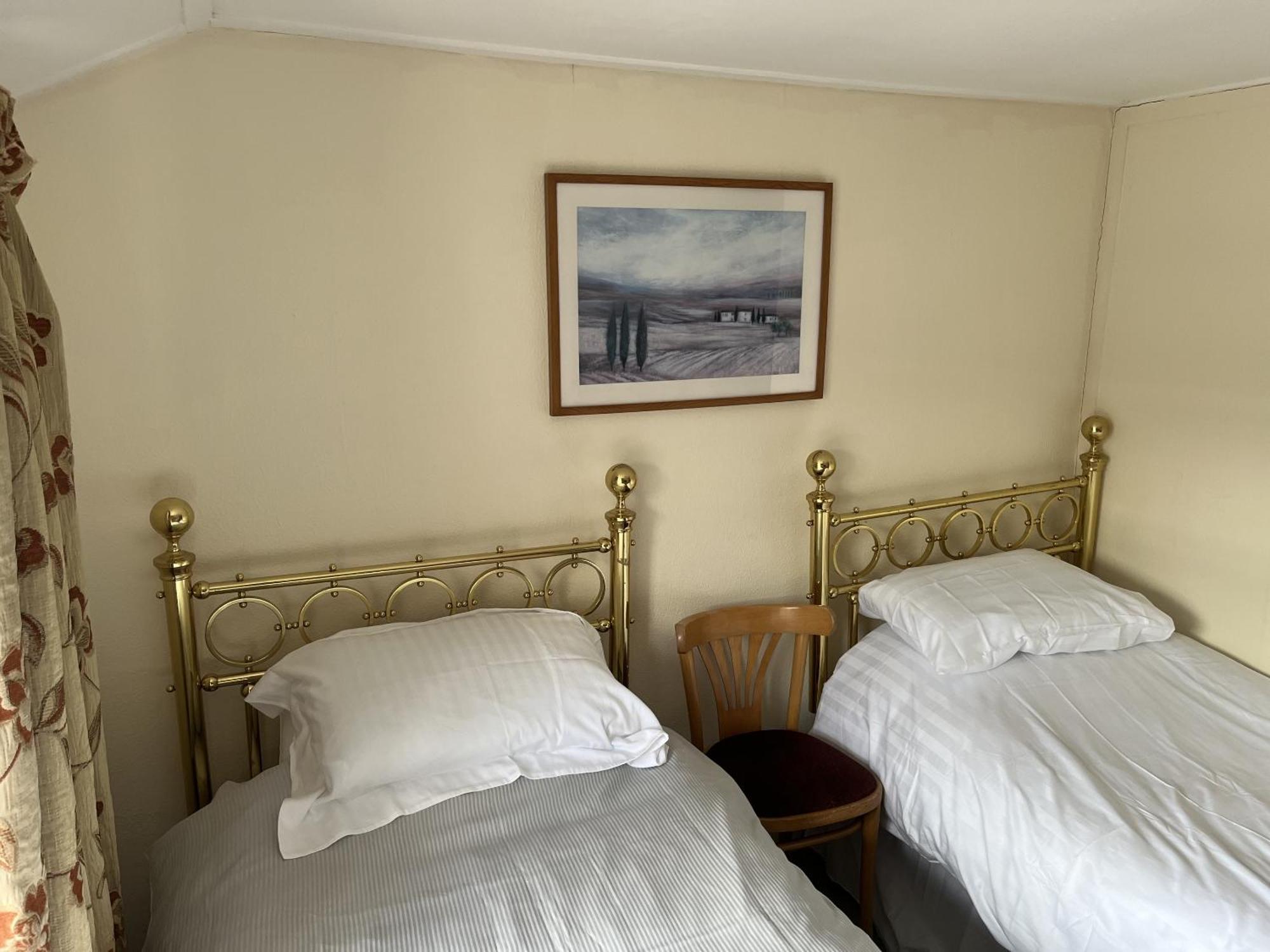 Отель King'S Arms Лостуитиел Номер фото