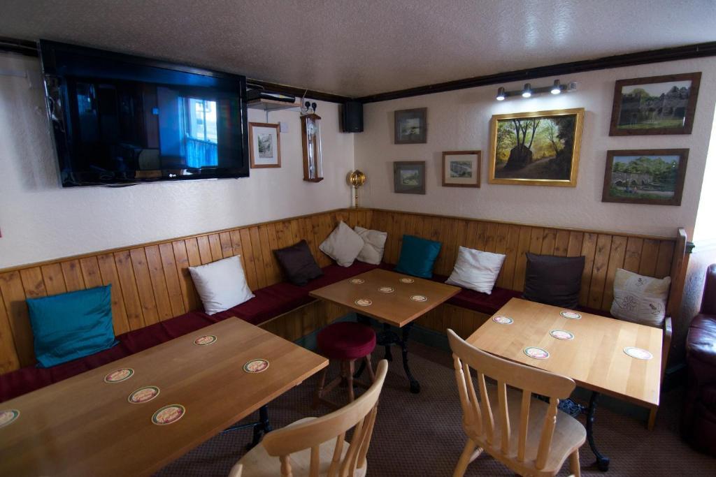 Отель King'S Arms Лостуитиел Экстерьер фото